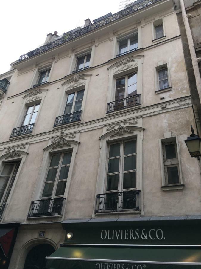 Apartment Balconies - Ile Saint-louis *